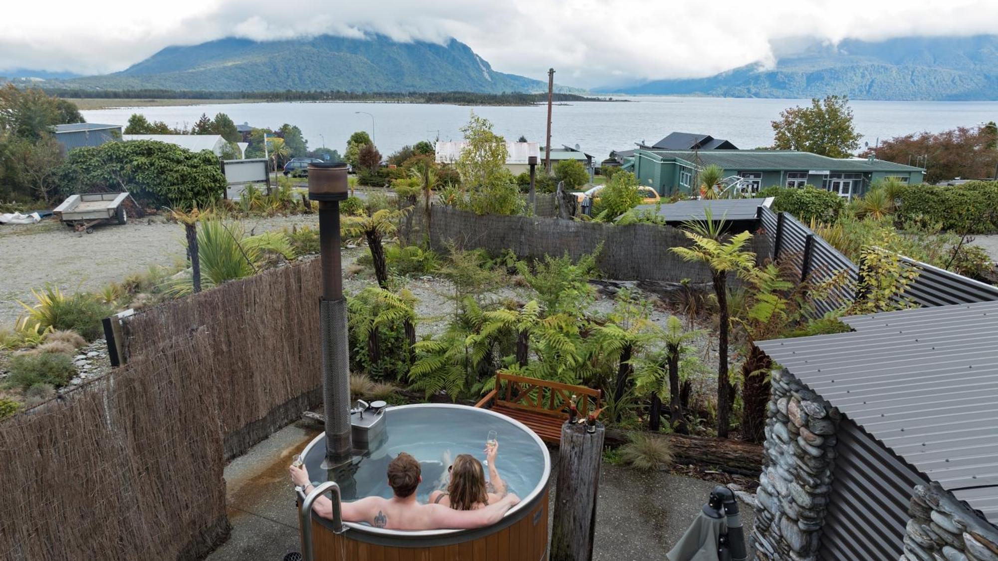 Hotel Lake Brunner Greymouth Eksteriør billede